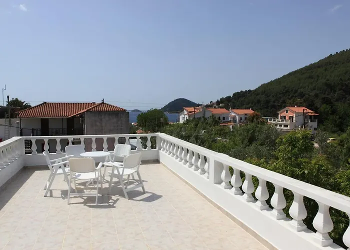 O Pyrgos * Panormos (Skopelos)